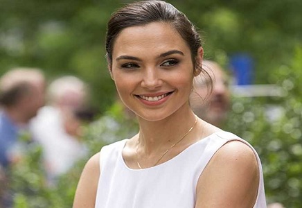Gal Gadot Net Worth 2020 Wiki Height Age Biography Husband Her parents are irit, a teacher, and michael, an engineer. gal gadot net worth 2020 wiki height